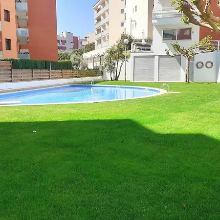 Blanes Sleeps 6 *
